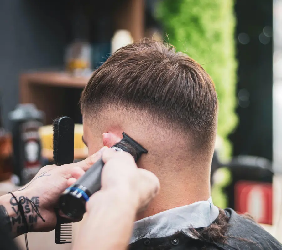 Master barber preparing for a precision line up and edge up service in Sioux Falls SD